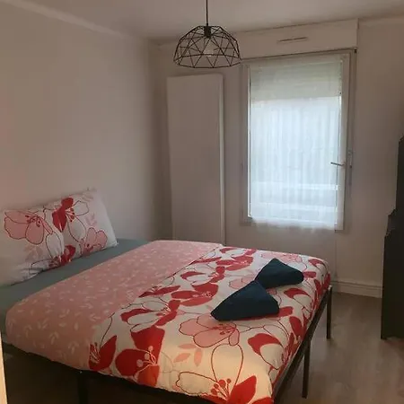 Evry Deux Pieces Confortables Dans Emplacement Ideale Courcouronnes