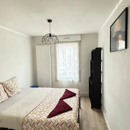 Evry Deux Pieces Confortables Dans Emplacement Ideale